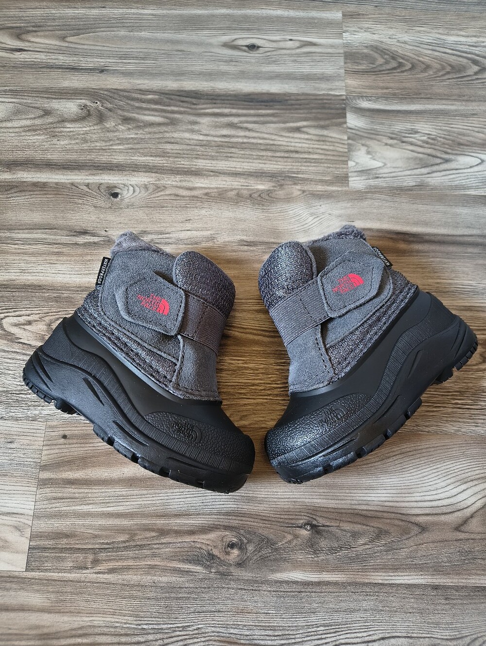 The North Face Toddler Alpenglow II Snow Boots Black Grey